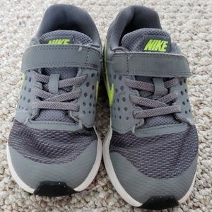 Boys Nike shoes 12c